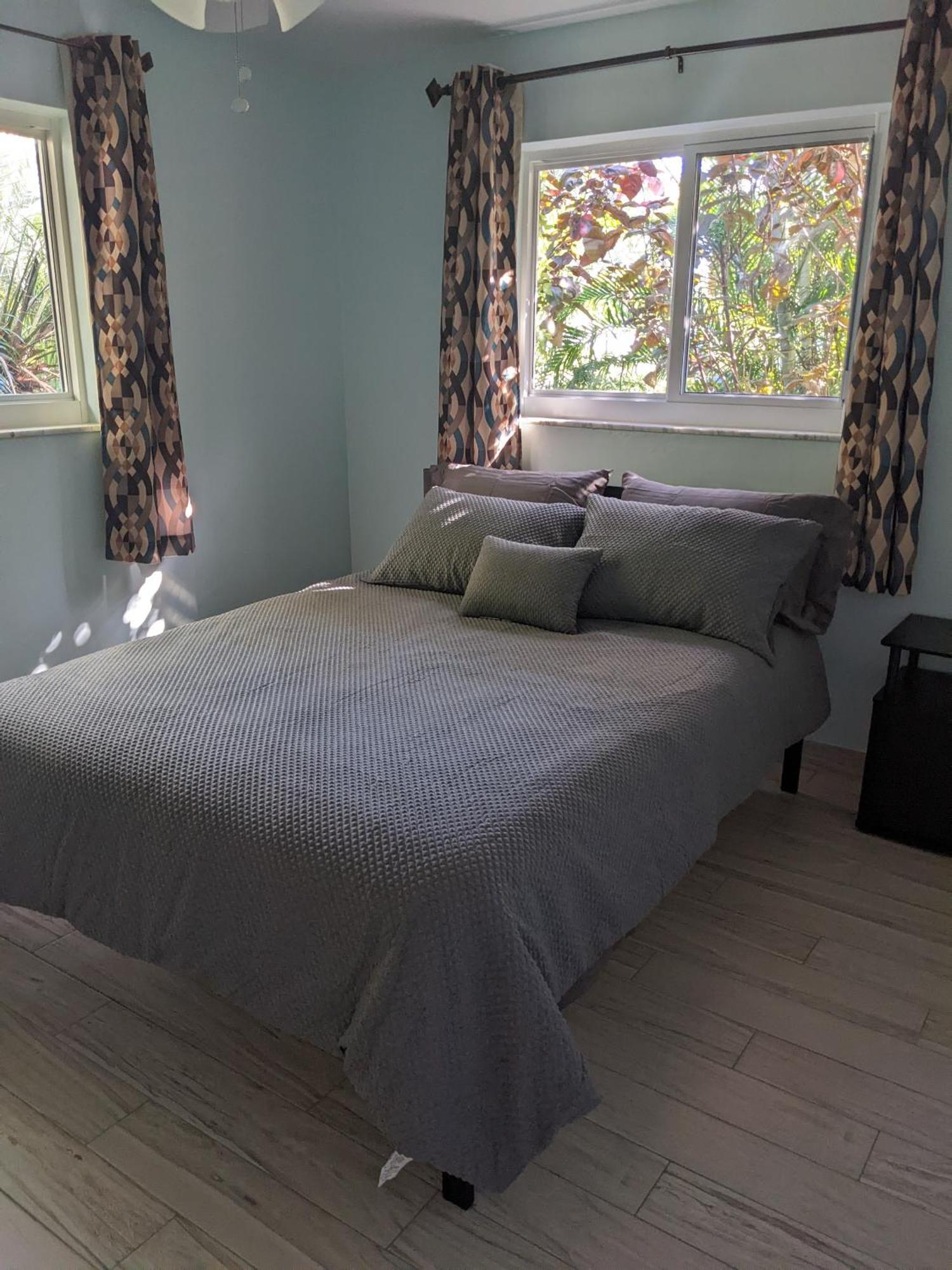 Lovely 3-Bd, Walk To Bars, 9 Min Drive From Beach! Heated Pool. فورت لودرديل المظهر الخارجي الصورة
